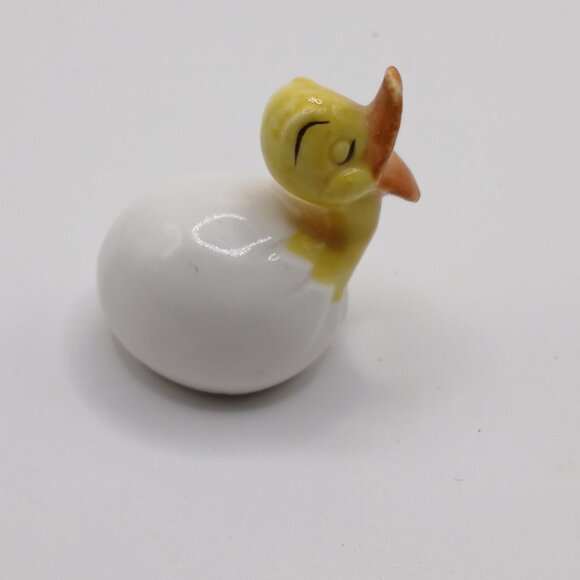 Bug House Hatching Duckling figurine - Picture 3 of 7